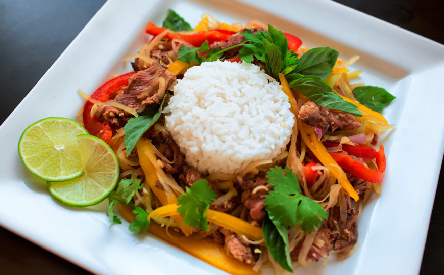 Cambodian Spicy Papaya Beef Salad Recipe (Lahong Plea Sach Ko)