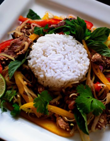 Cambodian Spicy Papaya Beef Salad Recipe (Lahong Plea Sach Ko)